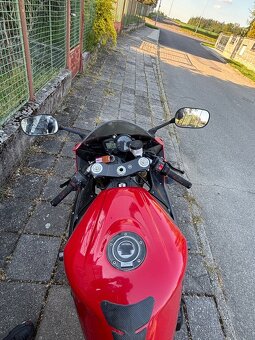 Yamaha R1 2002 - 10