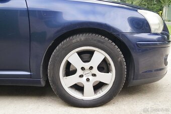 Toyota Avensis T25,benzín,2.0 VVT-i 108 kW,maximální výbava - 10