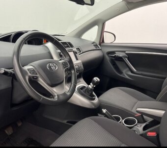 TOYOTA VERSO - 10