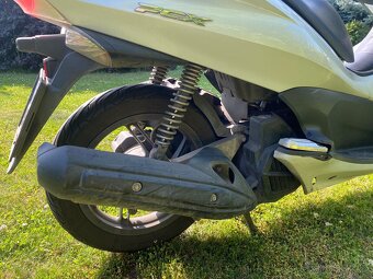 Skútr Honda PCX 125 - 10