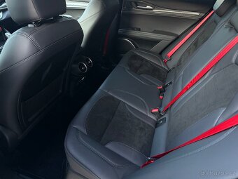 Alfa Romeo Stelvio QV - 10