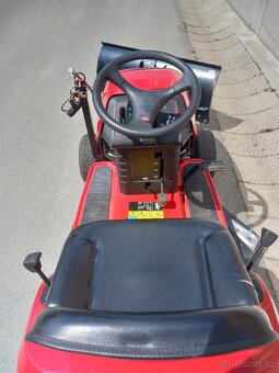 Prodám zahradní traktor Toro 13-32 XL - 10