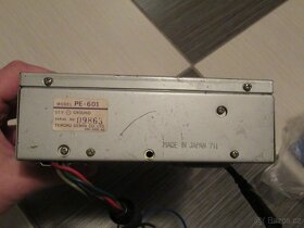 Staré neobvyklé autorádio CLARION 8 - 10