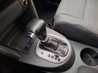 Touran 2.0 Tdi, BEZ DPF DSG,7míst, STK NOVÁ - 10
