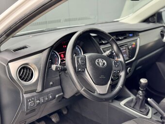 Toyota Auris - 10