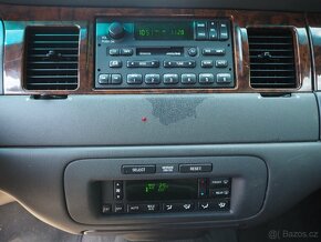 Lincoln Town Car 4.6 klima, kůže, automat - 10