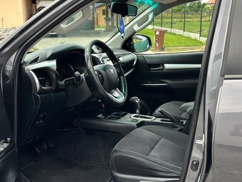 Toyota Hilux - 10