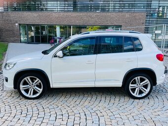 Volkswagen Tiguan 2.0TSI 4x4 AUT KAM SERVISKA TAŽNÉ NEZAV.T - 10