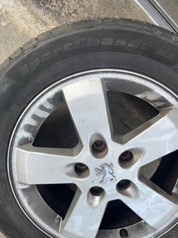 Pneu 205 /60 R16 - 10