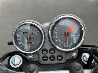 Honda VF 750 Super Magna (1987) - 10