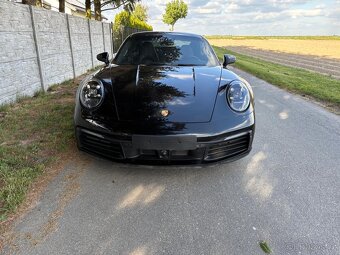 Porsche 911 Carrera 4 - 10