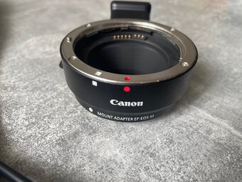 Canon eos M - 10