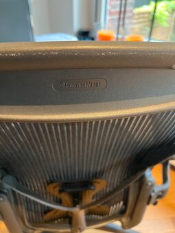 Herman Miller Aeron Remastered – kancelářská židle - 10
