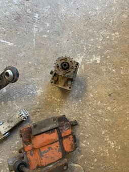 Malotraktor domaci výroby torzo a dily - 10