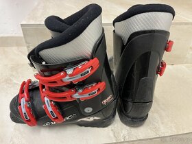 Zimní  sportovní potřeby - lyze, boty, brusle, přilby… - 10