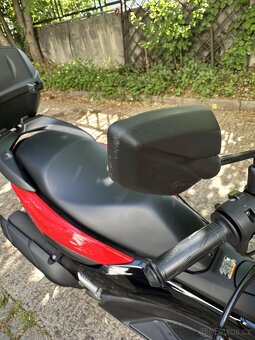 Yamaha NMax 125, červená, rok 2024 - 10