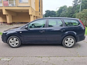 Ford Focus kombi, 1,6 74 kW  benzin Style nehavarovaný - 10