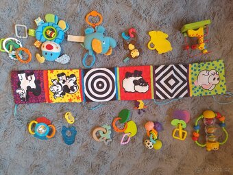 Hrazdička včetně hraček - 10