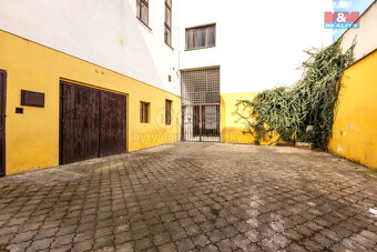 Prodej obchodního objektu, 895 m², Louny, ul. Mírové náměstí - 10