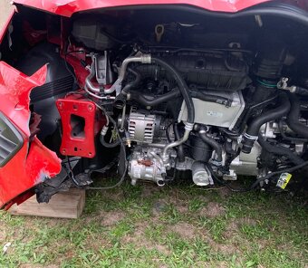 Predám havarovanú Seat Ateca 1,5tsi 110kw Dsg 8/2024. - 10