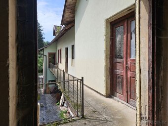 Prodej velkého domu k rekonstrukci na úpatí Českého ráje - 10