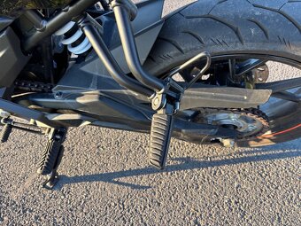 🏍️ CFMOTO 300 NK – 4 500 km, perfektní stav - 10