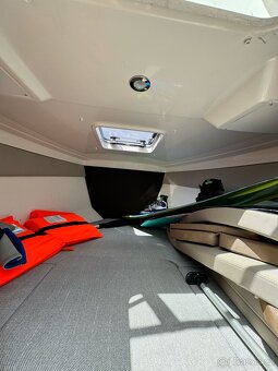 KAJUTOVÁ LOĎ QUICKSILVER Activ 605 Cruiser - 10