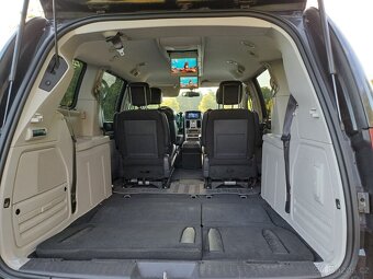 Chrysler Grand Voyager 2.8 CRDI - 10