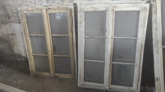 Staré dřevěné okno, 5 ks - 88x123 cm, dřevěná okna - 10