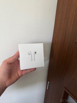 Apple AirPods - 10