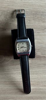 Mechanické hodinky Raketa TV - 10