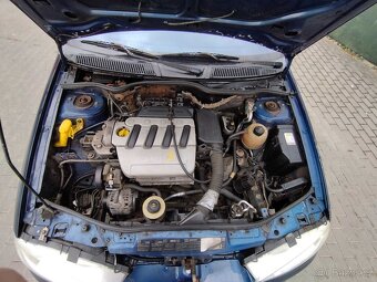 Renault Megane 1.4 benzín 2001 - 10