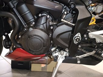 TRIUMPH STREET TRIPLE 765RS MY2024 - 10