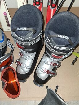 MEGA LYŽAŘSKÝ SET LYŽE HELMY BOTY - 10