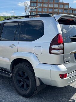 Toyota Land Cruiser 120 - 10
