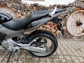 HONDA CB 600 F HORNET - 10