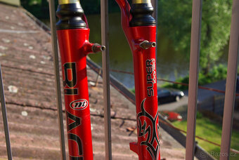 vidlice manitou Black Super 100/120, AIR - 10