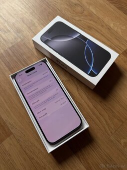 Apple iPhone 16 Pro 128GB černý - 10