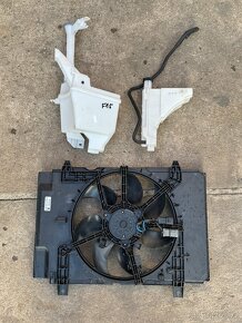 Airbagy, světla, víko kufru + okno, dveře Nissan Juke F15 - 10