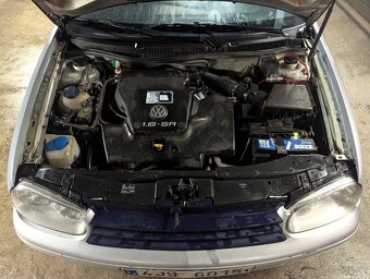 VW Golf 1,6 74kw - 10