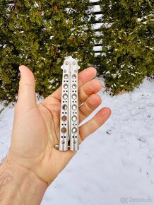 Nuz motýlek Benchmade balisong 63 D2 - 10