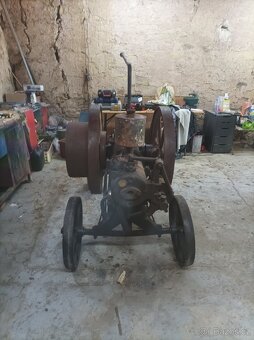 Stabilní motor lorenz - 10