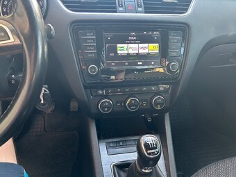 Škoda Octavia 3 Scout 2,0 tdi - 10