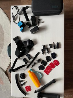 GoPro Hero 10 black + mnoho příslušenství - 10