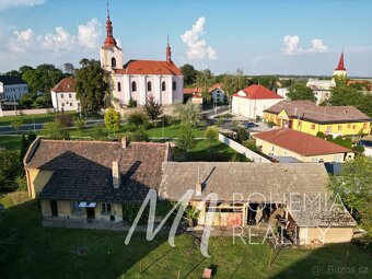Prodej domu s pozemky 1.429 m2, v centru obce Mělnické Vteln - 10