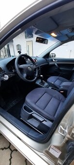 Škoda octavia 2 sedan 1,9 TDI nafta - 10