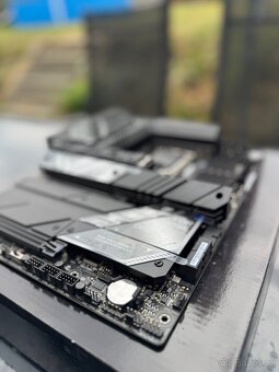 ASUS ROG STRIX Z890-E GAMING WIFI, Záruka - 10
