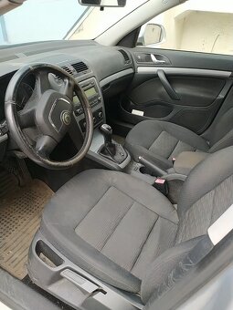 Škoda Octavia II – SPZ 8B2 7120 - 10
