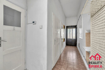 Prodej RD 3+1, garáž, CP 456 m², Jaroměřice - 10