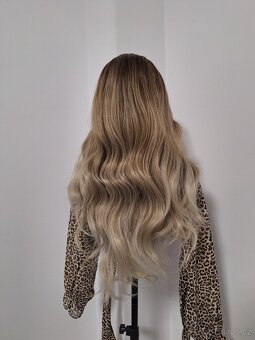 Dlouhá vlnitá blond paruka s krajkou vpředu 60091 - 10